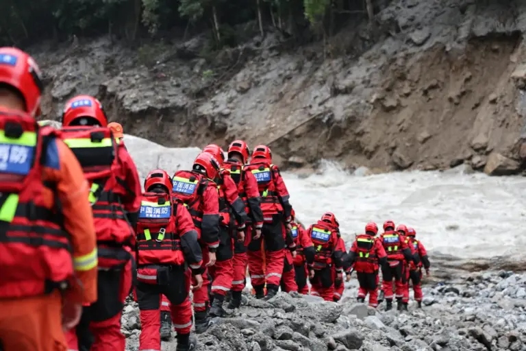 Ascienden a 626 los muertos por la devastadora riada en Nepal