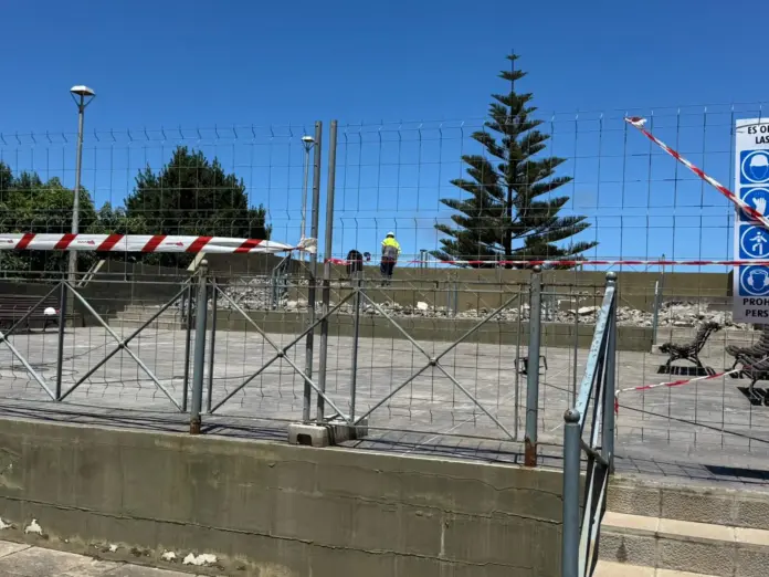 Los trabajos en esta zona de La Laguna conllevan la demolición del actual pavimento y la capa de impermeabilización que ya no resulta efectiva