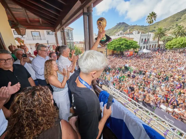 Tegueste y Tenerife arropan a Pedri tras su conquista del Mundial