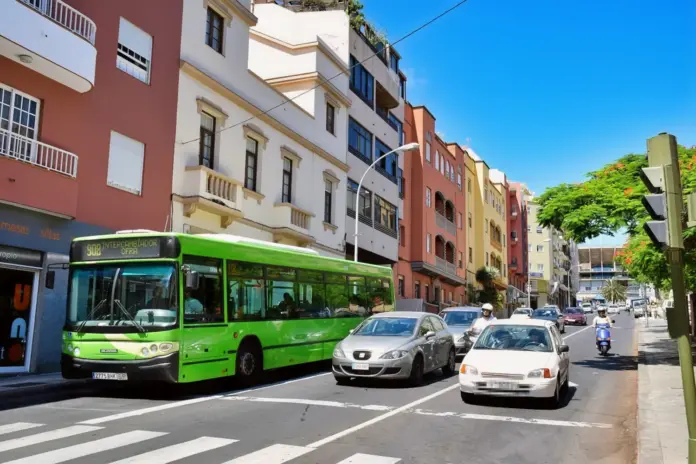La línea 908 aumentará cuatro salidas desde el Intercambiador de Santa Cruz, así como la 974 con expediciones adicionales