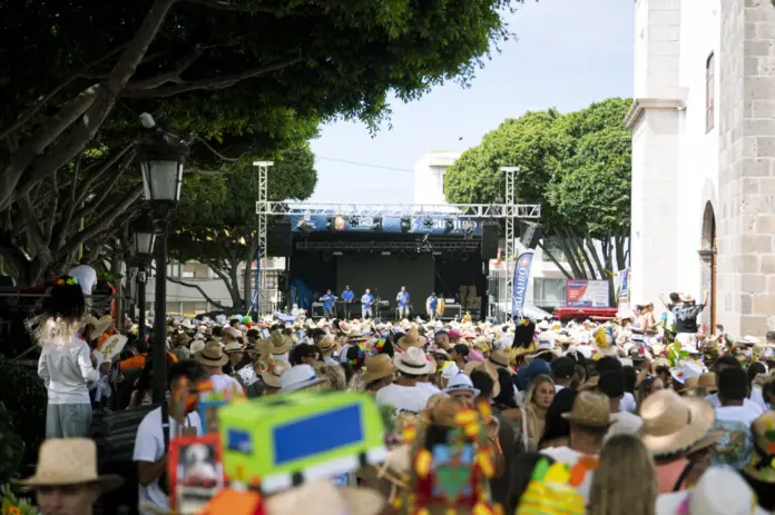 Tejina vive una de las jornadas más populares de sus fiestas patronales con la Verbena de la Pamela