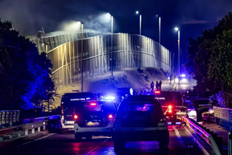 El número de fallecidos tras la entrada masiva a Ceuta se eleva a 60