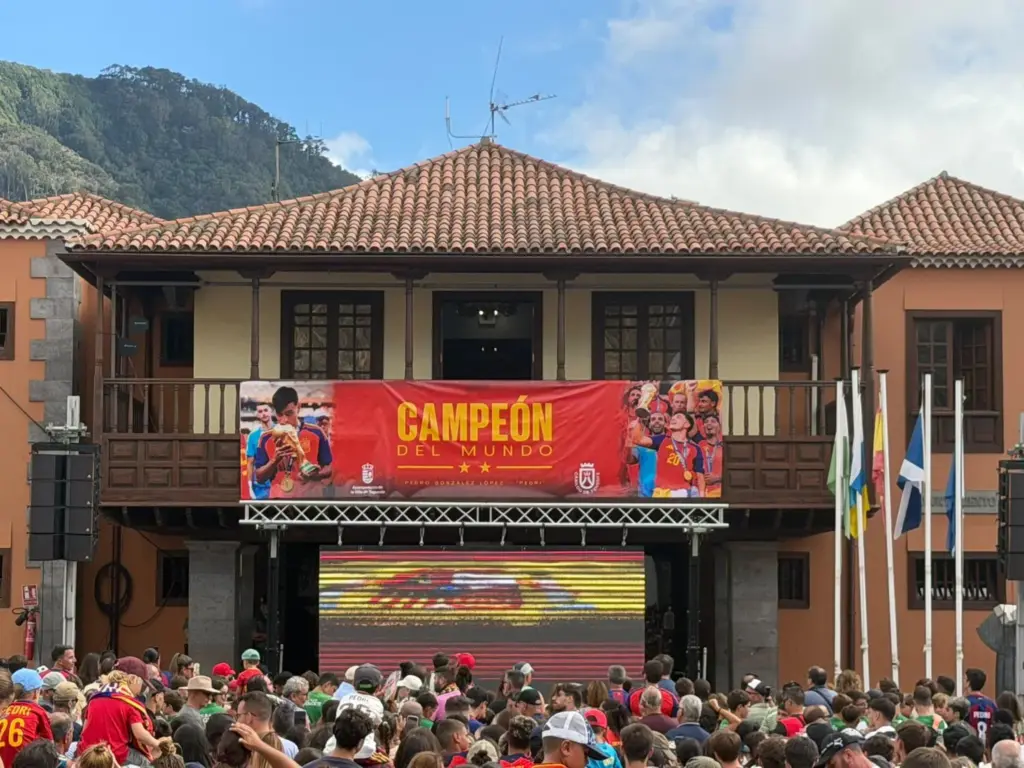 Homenaje a Pedri