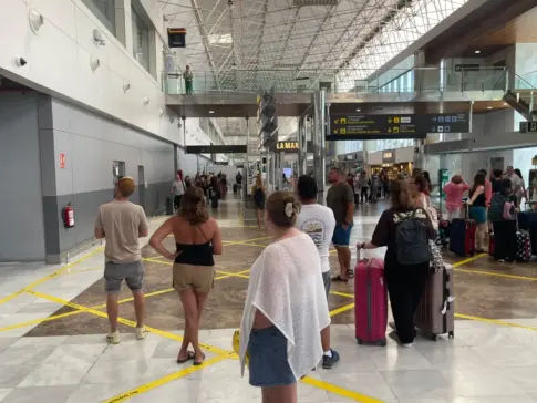 La Policía ya pide el pasaporte a los viajeros procedentes de Italia