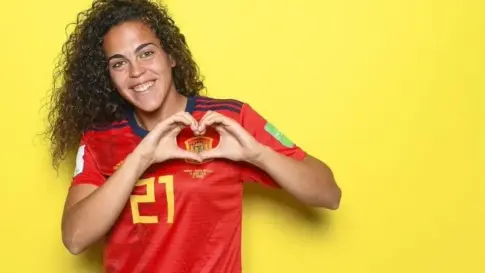 Andrea Falcón anuncia su retirada del fútbol profesional a los 28 años
