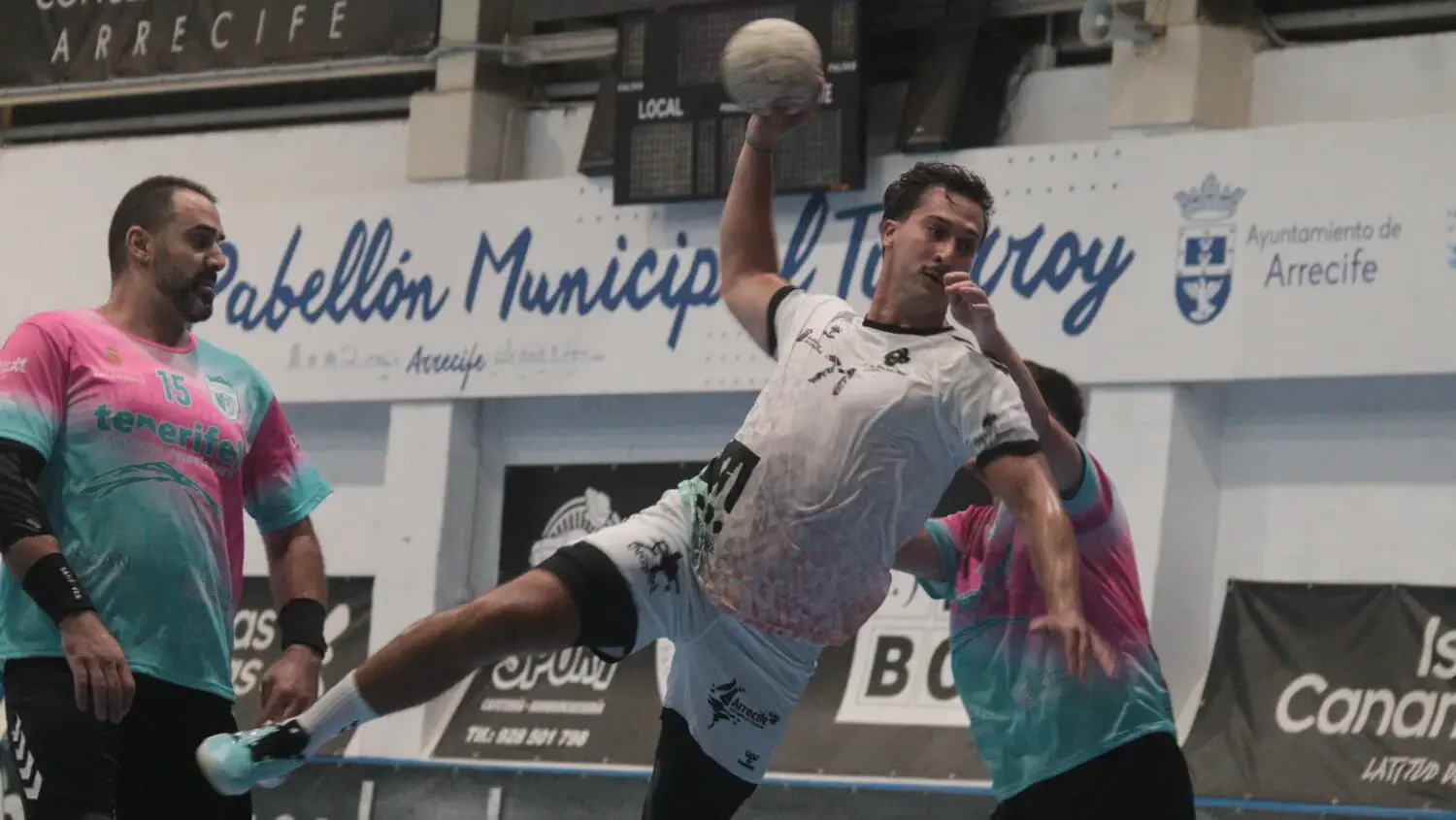El Balonmano Lanzarote Ciudad de Arrecife se mete en la final del Torneo San Ginés