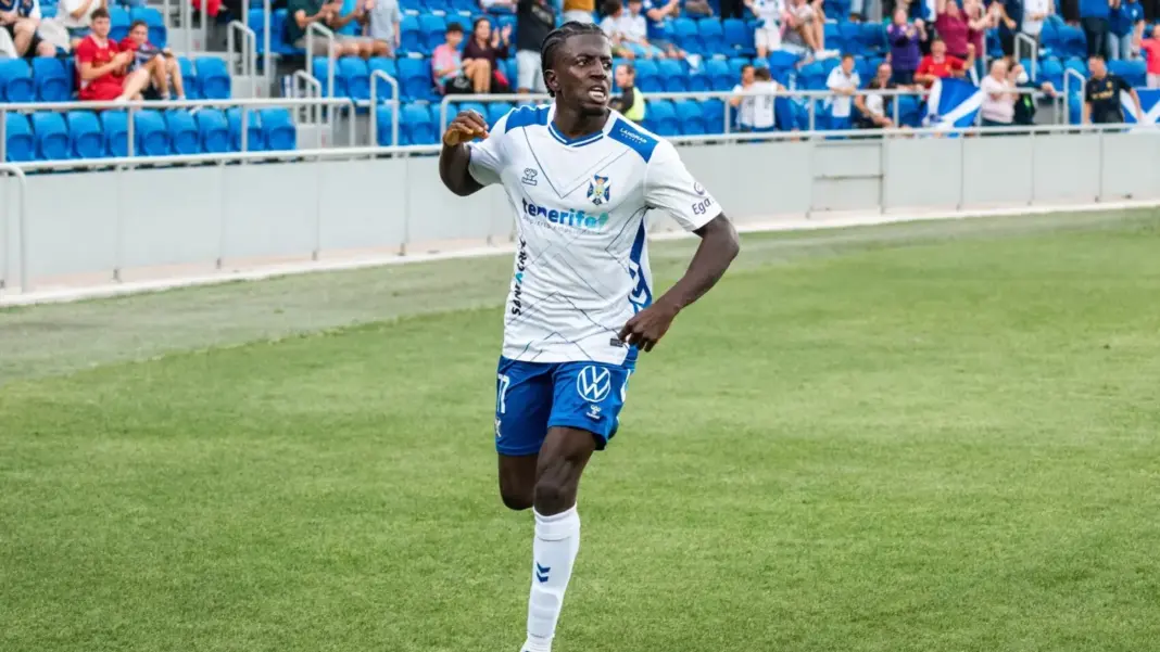 El CD Tenerife cede a Mahamadou Balde al Muaither SC, de segunda catarí