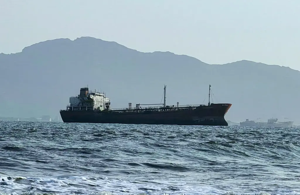 Barco en el golfo Pérsico. Imagen Reuters