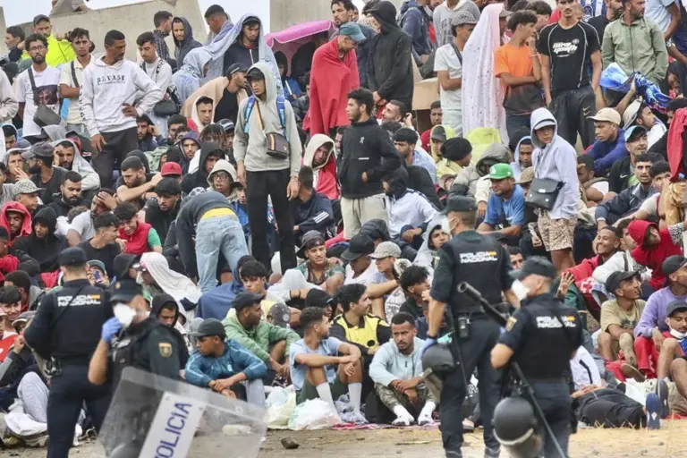 Identificados 2.500 menores de edad en Ceuta tras la entrada masiva de finales de julio