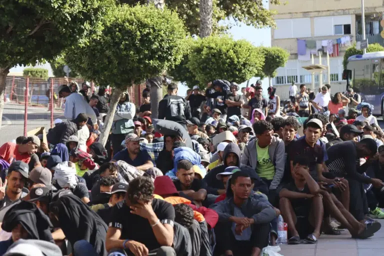 El Gobierno da luz verde a una reforma de la ley de asilo y de extranjería tras la crisis migratoria en Ceuta