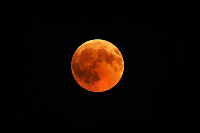 Llega un nuevo eclipse a Canarias la madrugada de este viernes
