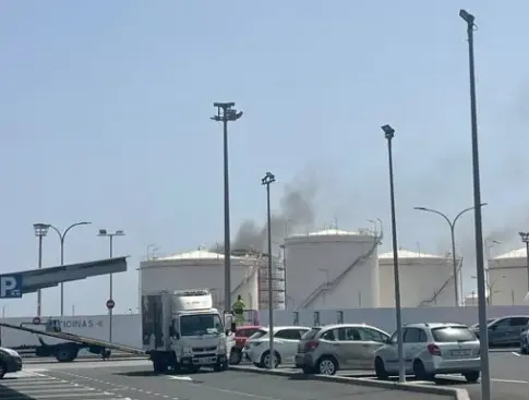 Un muerto y dos heridos tras la explosión de un depósito de combustible en Salinetas, Telde