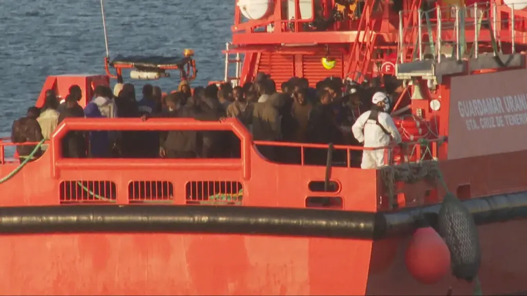 Migrantes rescatados este jueves, 20 de agosto de 2026, en Lanzarote. Imagen RTVC