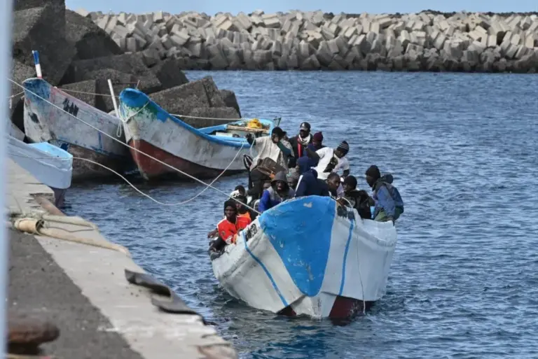Desciende el número de personas migrantes que llegan a Canarias respecto al año anterior