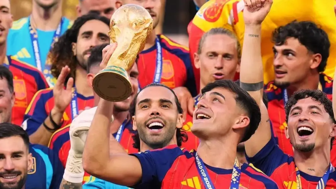 Televisión Canaria acompaña en directo a Pedri en el homenaje que le rinde Tegueste tras conquistar el Mundial