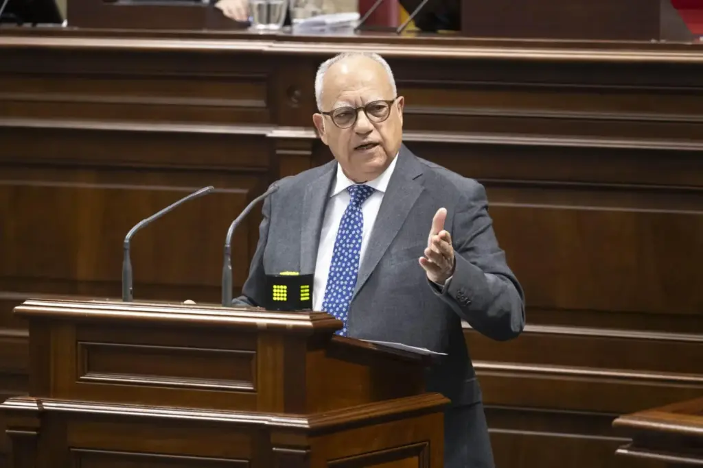 Curbelo pide acelerar las medidas del reto demográfico para corregir los desequilibrios