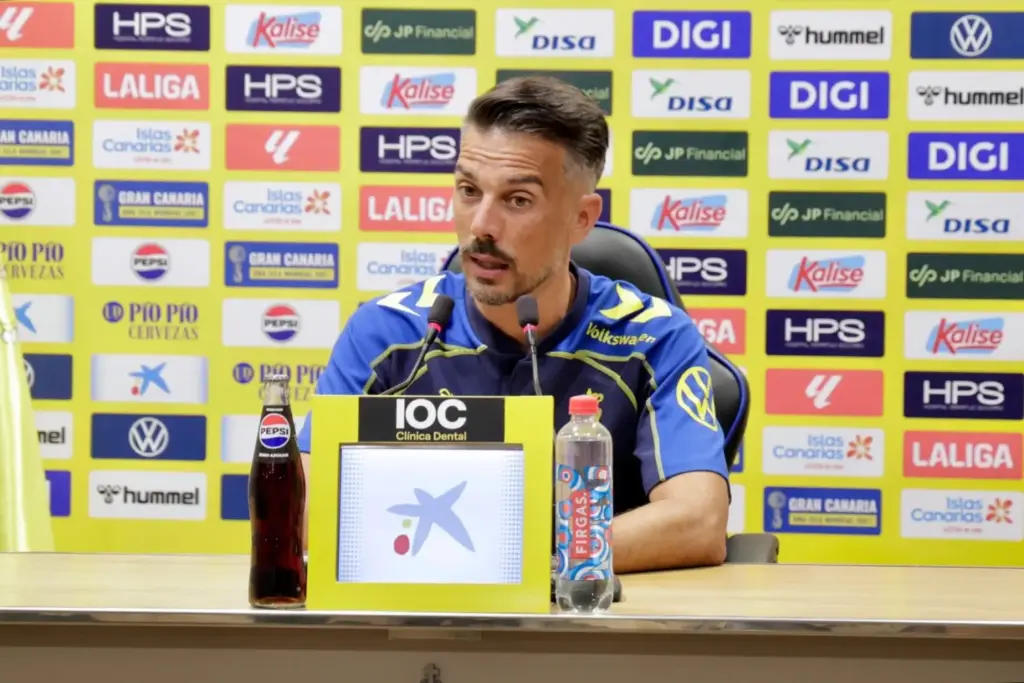 Rubén de la Barrera, en la rueda de prensa previa al partido ante el Girona FC. Imagen UD Las Palmas