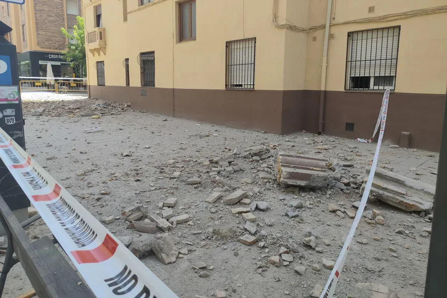 Daños causados por los terremotos que ha afectado en los últimos días a la ciudad de Granada. Imagen EFE