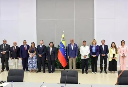 Gobierno y oposición venezolana retoman el diálogo político tras los terremotos de junio