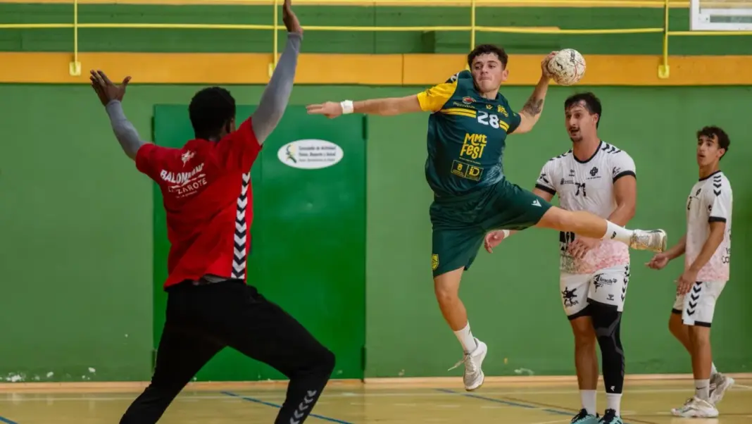 El Balonmano Gáldar Gran Canaria se estrena en liga con una exigente visita al Calvo Xiria