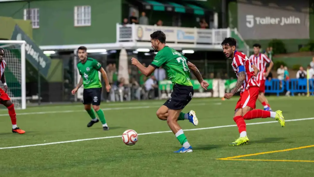 El CD Atlético Paso cae ante el Atlético de Madrid C en un duelo marcado por la polémica