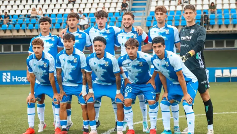 2-1 | El CD Tenerife B logra su tercer triunfo consecutivo ante el CD Estepona Fútbol Senior