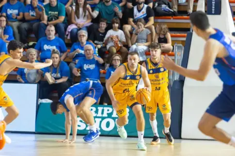 68-79 | El Cajasiete Gran Canaria se impone en una dura contienda ante el Fuenlabrada