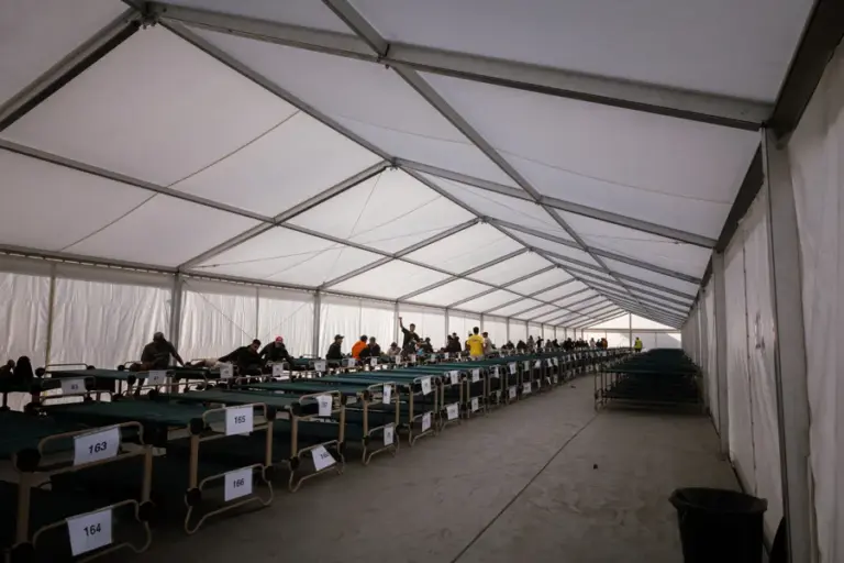 La Audiencia Nacional pide al Gobierno los expedientes del campamento del puerto de Ceuta