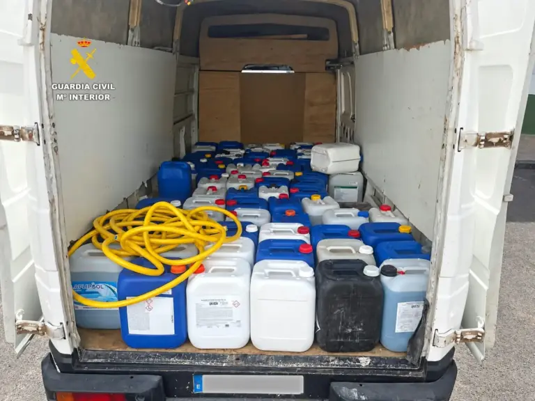 A prisión por transportar 79 garrafas de gasolina de 25 litros cada una en Fuerteventura