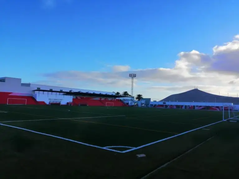 Canarias Play emite en directo el partido entre el San Bartolomé CF y el Estrella CF, dos equipos en racha
