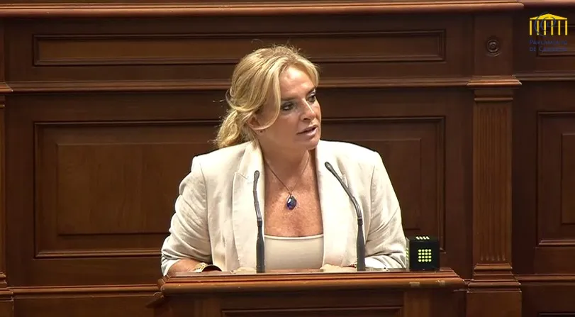La consejera de Sanidad informó en el Parlamento de Canarias sobre el balance de listas de espera a 30 de junio de 2026