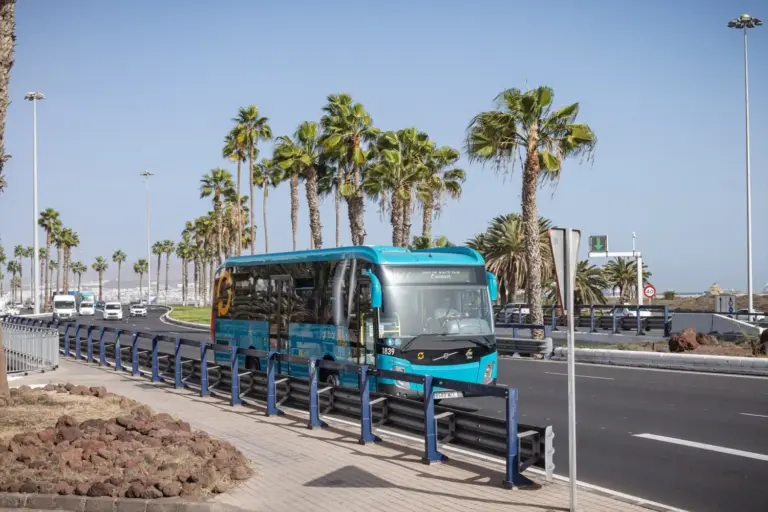 Global reprograma los servicios al Campus de Tafira para adaptarlos a los nuevos horarios de entrada de la ULPGC