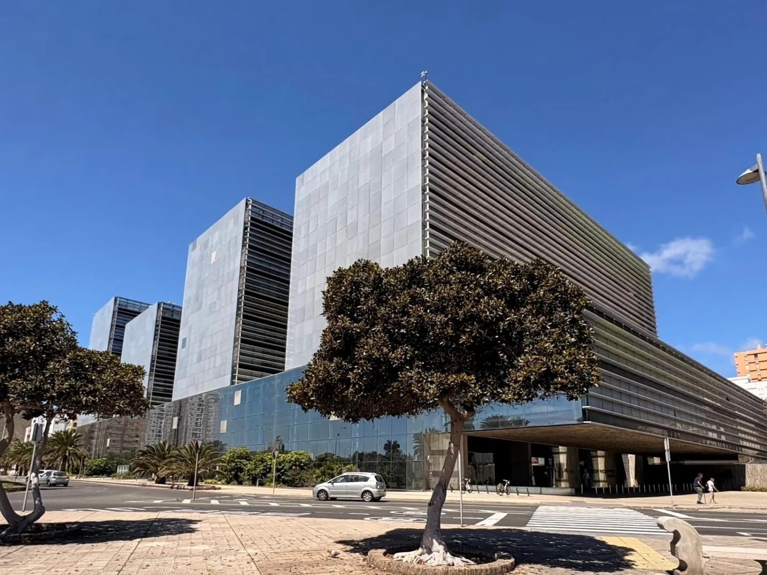 El TSJC reconoce una baja laboral por complicaciones tras una operación de cirugía estética