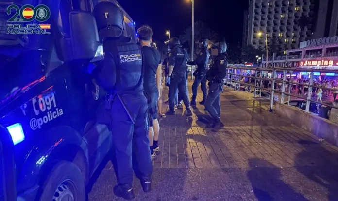 La Policía Nacional detiene a seis personas en una campaña de seguridad en locales de ocio de Las Verónicas