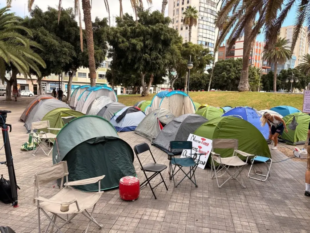 Acampada en Las Palmas de Gran Canaria por la vivienda. Europa Press