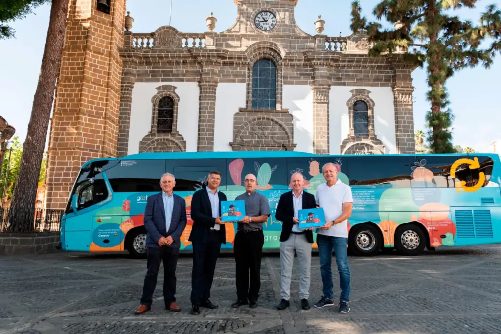 La Guagua de las Promesas alcanza un récord histórico con 4.505 peticiones a la Virgen del Pino
