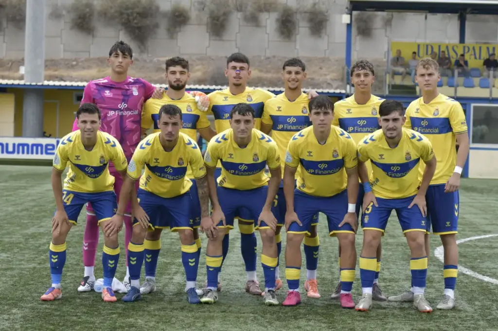 El portero frena a Las Palmas Atlético y el filial suma un punto ante el CD Badajoz
