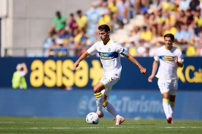 Enzo Loiodice, durante el partido ante el Cádiz de LaLiga Hypermotion. Imagen UDLP