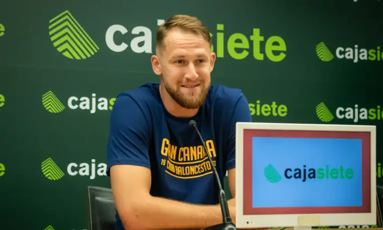 Luke Fischer: «Estoy muy feliz de estar de vuelta en este club, en la isla»