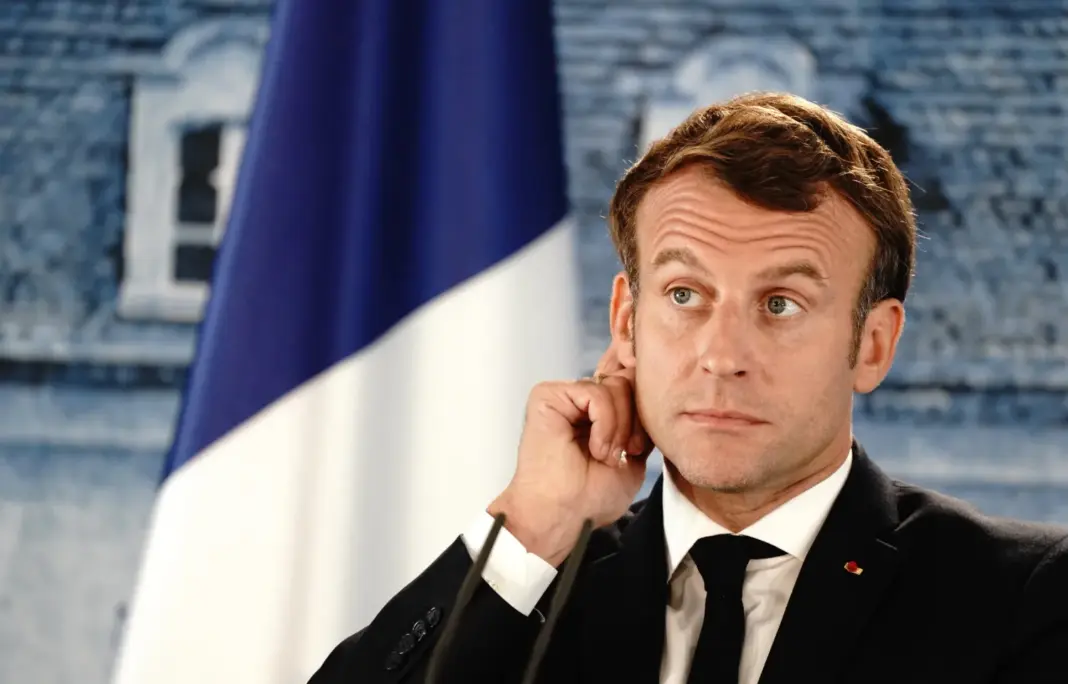 El estudio, elaborado por la Escuela de Ingenieros Ipsos-Bva-Cesi para 'La Tribune Dimanche', recoge que Macron ha perdido cinco puntos desde julio
