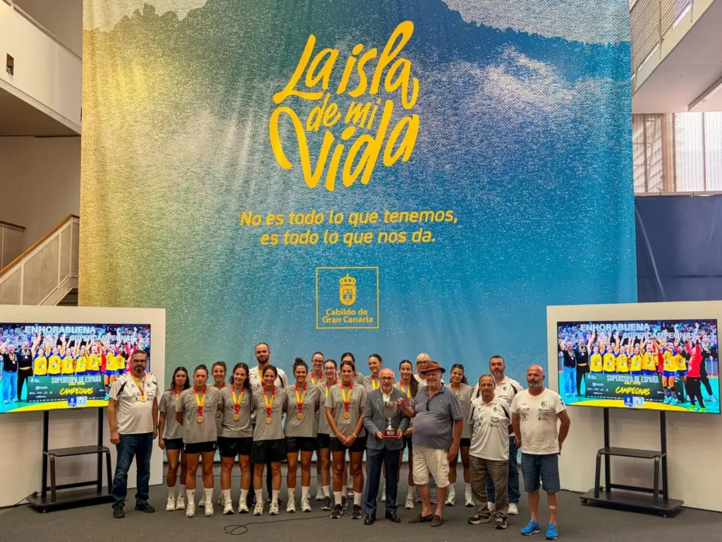 El Rocasa Gran Canaria recibe el apoyo institucional del Cabildo de Gran Canaria, el Ayuntamiento de Telde y la empresa Rocasa antes de recibir mañana al Beti Onak en Liga