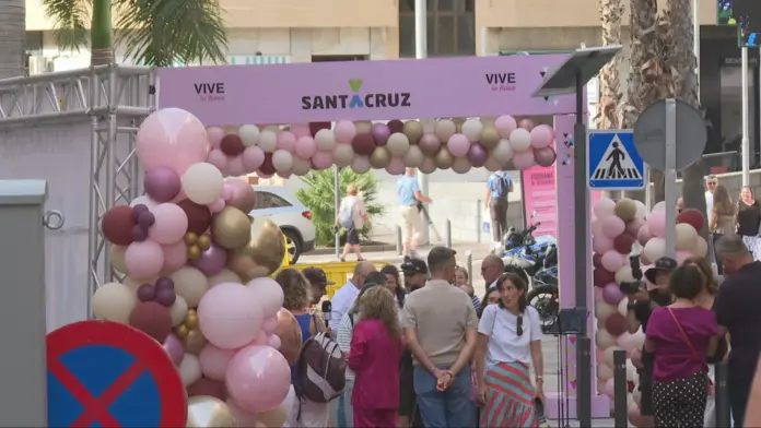 El programa 'Vive la Rosa' ha distribuido las actividades por distintos tramos de la calle, para vivir así una jornada de convivencia y encuentro