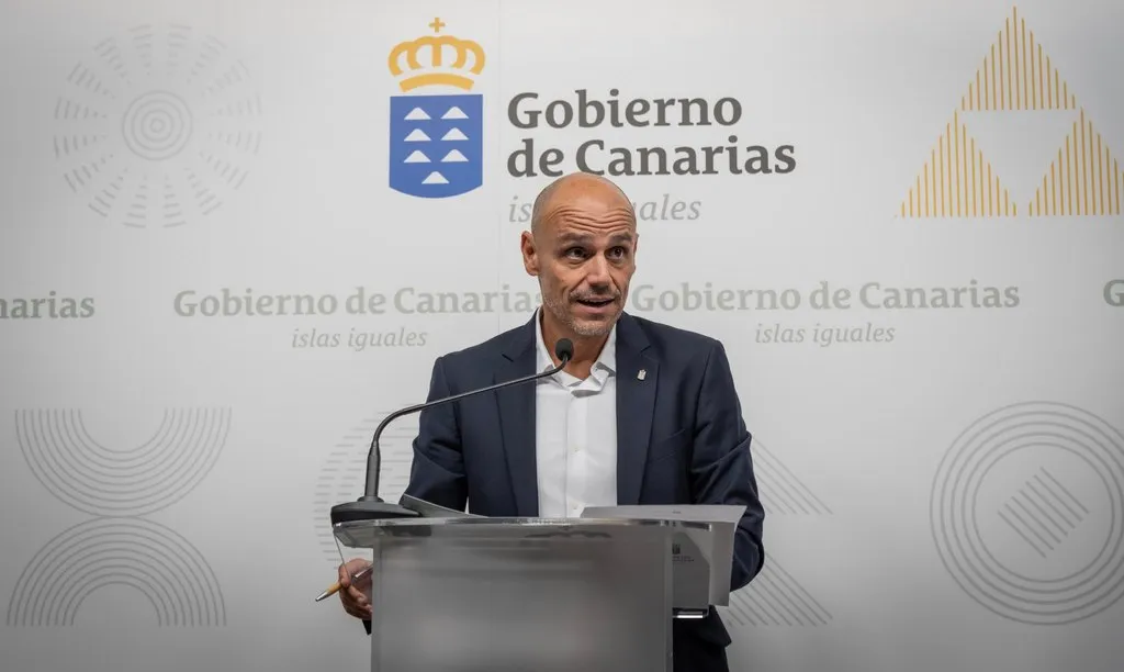 El portavoz del Ejecutivo canario, Alfonso Cabello, en rueda de prensa posterior al Consejo de Gobierno. Imagen Presidencia del Gobierno