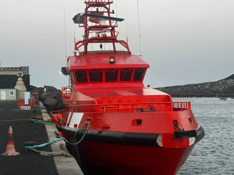 Una persona fallecida entre las 152 que han sido rescatadas de un cayuco al sur de El Hierro