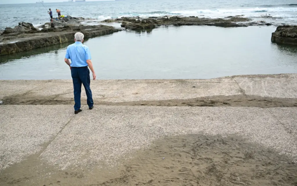 Las piscinas naturales de La Laja reabren hoy al público tras los trabajos de dragado y la retirada de 830 m3 de arena