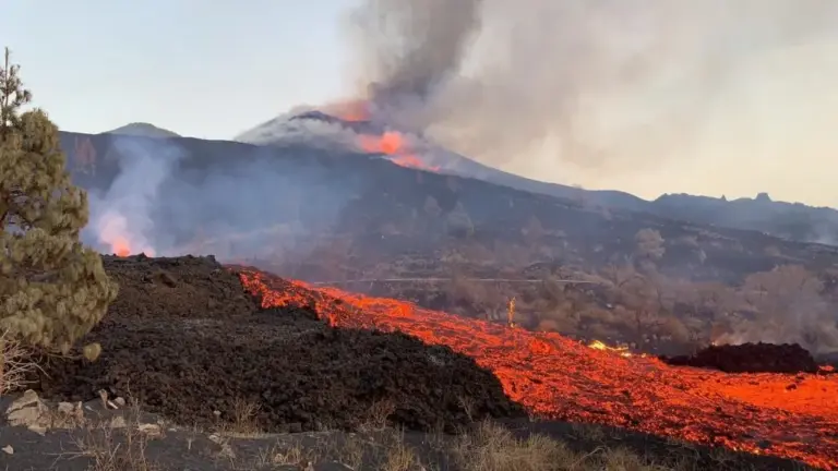 Televisión Canaria desplaza sus Servicios Informativos a La Palma al cumplirse cinco años de la erupción del volcán Tajogaite