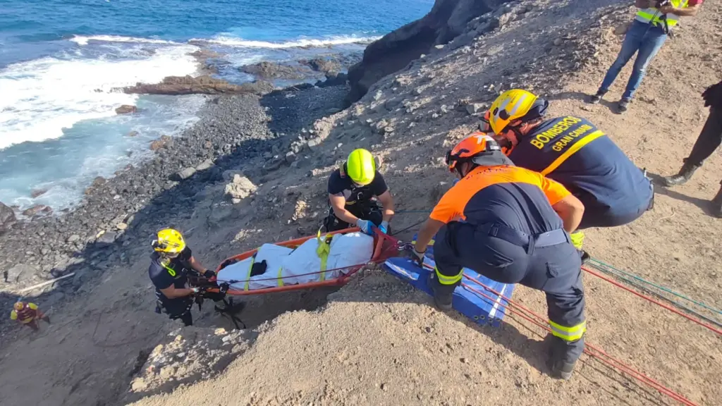 Hallan muerto a un hombre de unos 50 años tras un dispositivo de búsqueda en Taliarte