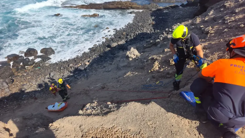 Hallan muerto a un hombre de unos 50 años tras un dispositivo de búsqueda en Taliarte