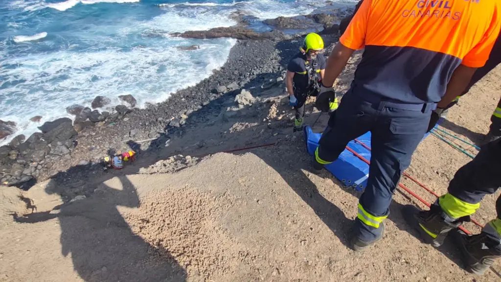 Hallan muerto a un hombre de unos 50 años tras un dispositivo de búsqueda en Taliarte