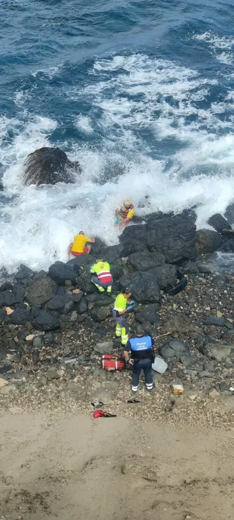 Hallan muerto a un hombre de unos 50 años tras un dispositivo de búsqueda en Taliarte